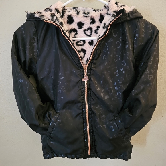 Betsey Johnson Kids Reversible Puffer Jacket with Heart Pattern - Picture 8 of 12